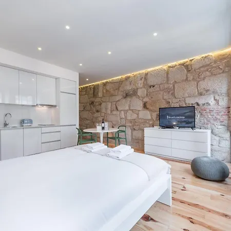 Guestready - Mezuzah Yellow *