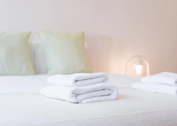 Guestready - Mezuzah Yellow * بورتو