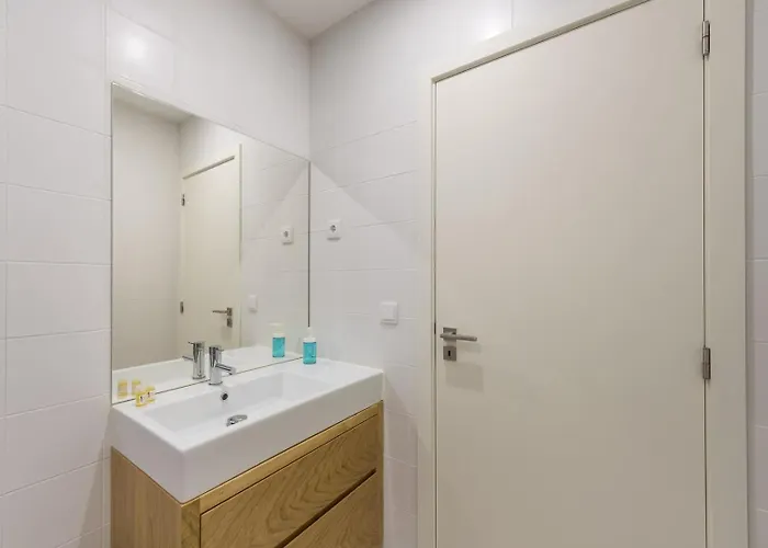 Guestready - Mezuzah Yellow